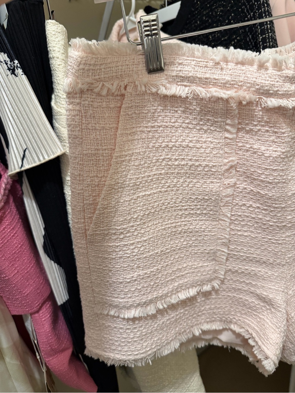 Elie Tahari Pink Bouclé Blazer & Shorts Suit Set Sz 10 (Cinq à Sept Khloe Dupe) - Picture 11 of 15